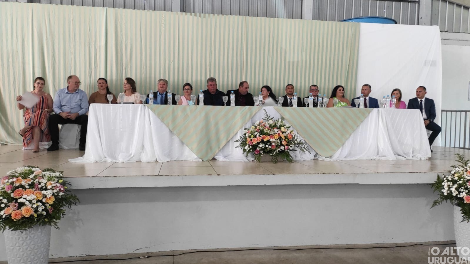 Elton Tatto toma posse como prefeito de Pinheirinho do Vale