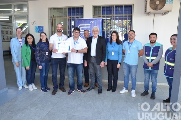 Escola Cardeal Roncalli de FW recebe certificado em qualidade de água tratada