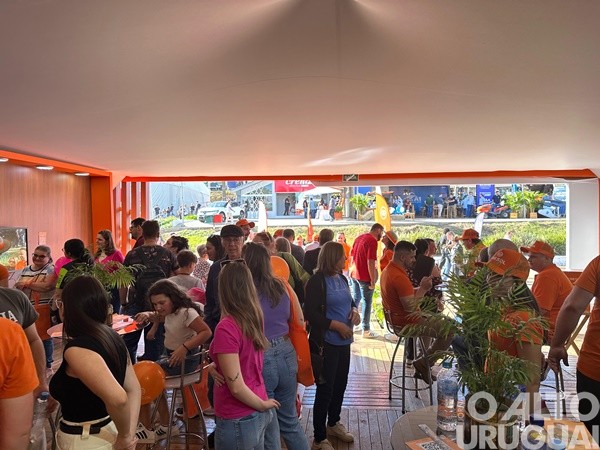 Cresol Raiz está presente na feira com atrações interativas, negócios e presença marcante no agro