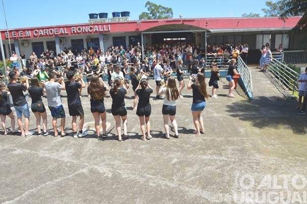 Bandas da Escola Cardeal Roncalli conquistam cinco títulos de campeãs e três de vice-campeãs em SC