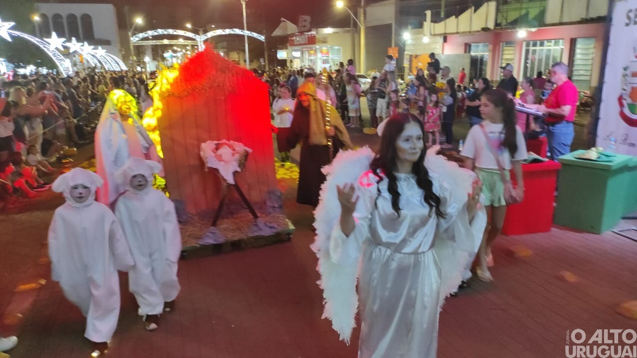 2º Magia do Natal de Seberi surpreende o público com desfile natalino e chegada do Papai Noel