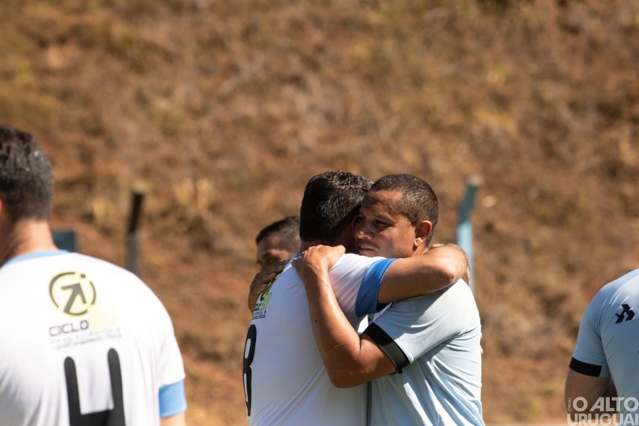Amistoso com a presença de ex-jogadores do Grêmio é realizado em FW