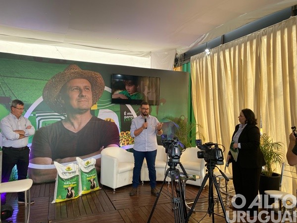 Cotrifred lança nova ração para novilhas