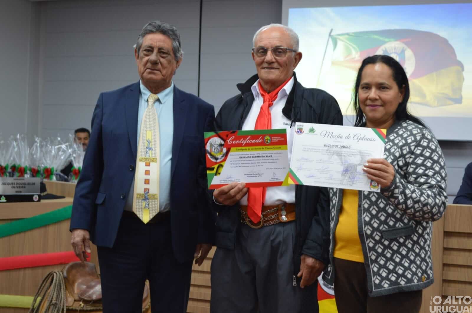 Tradicionalistas de Frederico Westphalen são homenageados pelo Poder Legislativo