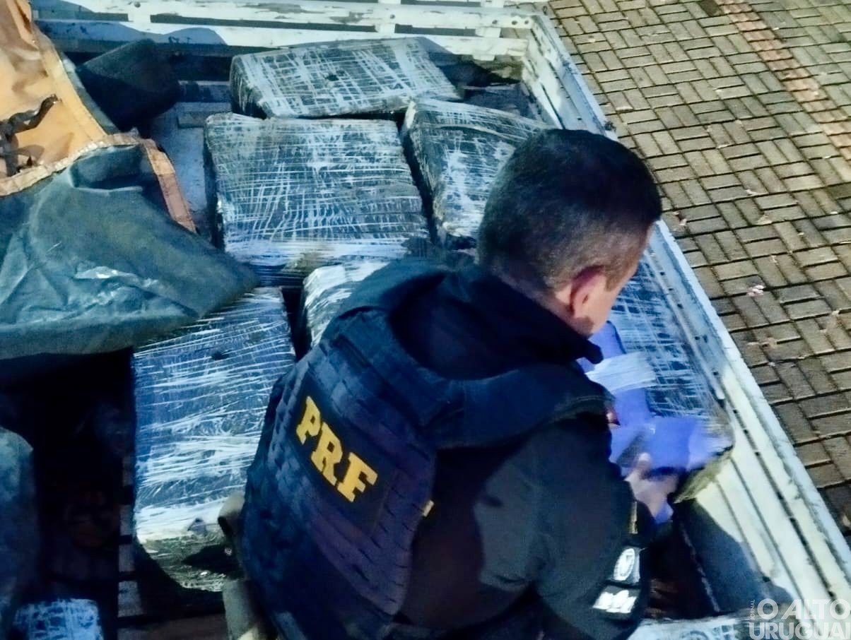 PRF prende 4 traficantes que transportavam mais de meia tonelada de maconha em Jaboticaba