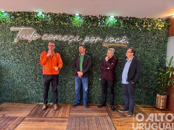 Cresol Raiz está presente na feira com atrações interativas, negócios e presença marcante no agro