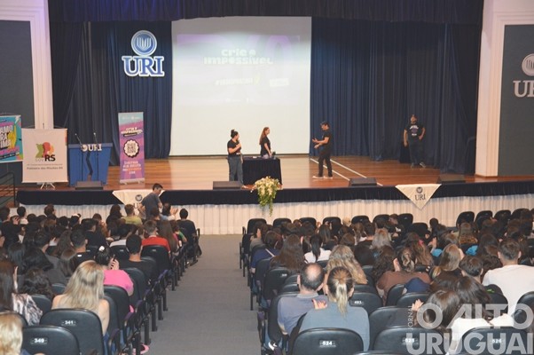 Caravana do Enem reúne mais de 600 estudantes na URI/FW