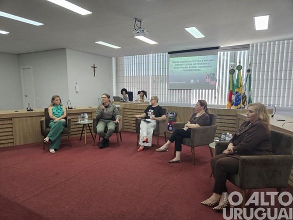 Presidência da Câmara e Procuradoria da Mulher de FW promovem fórum na Câmara