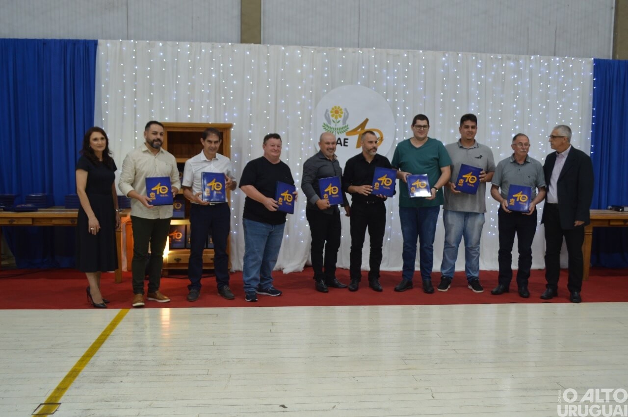 Jantar marca 40 anos da Apae-FW