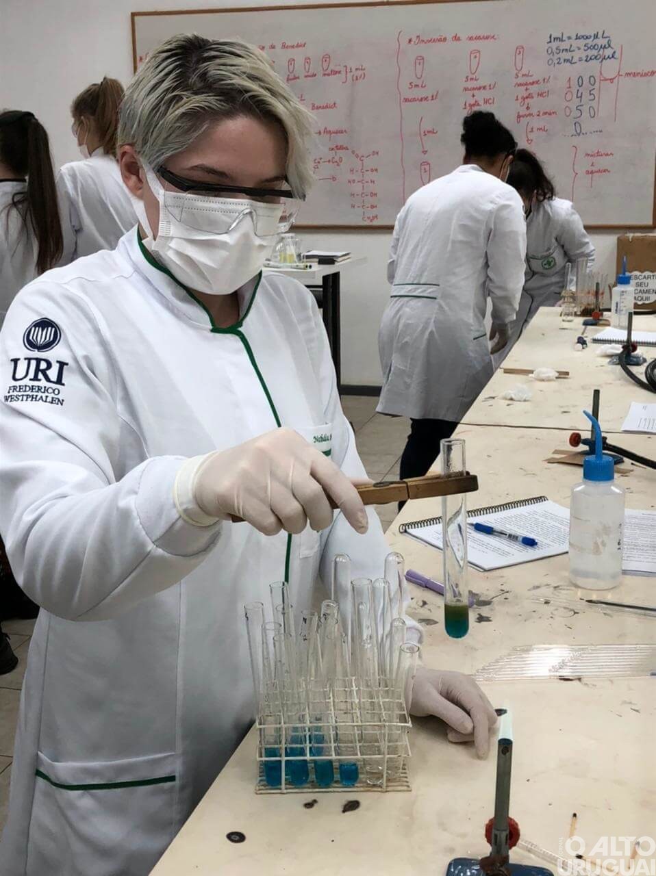 Conheça mais sobre a Biomedicina, área central nos estudos contra Covid-19