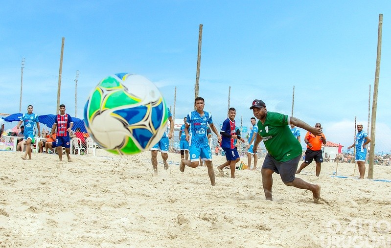 Etapa municipal de beach soccer acontece neste domingo em FW