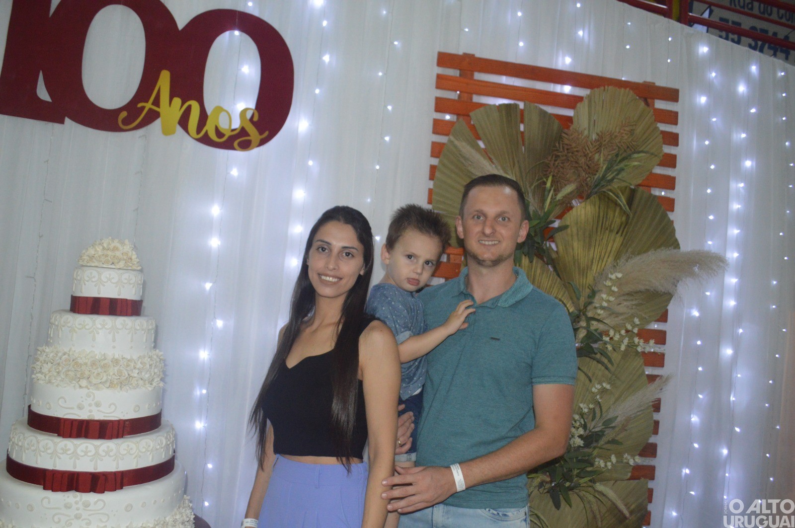 Centenas de pessoas participam das comemorações dos 100 anos de São João do Porto