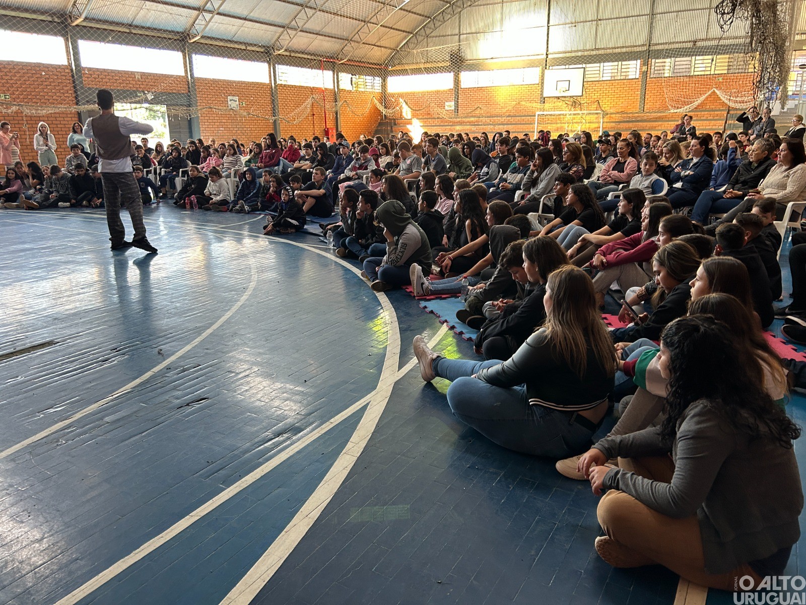 Danilo Gregory apresenta espetáculo “As Travessuras do Maneco” para rede de ensino de FW
