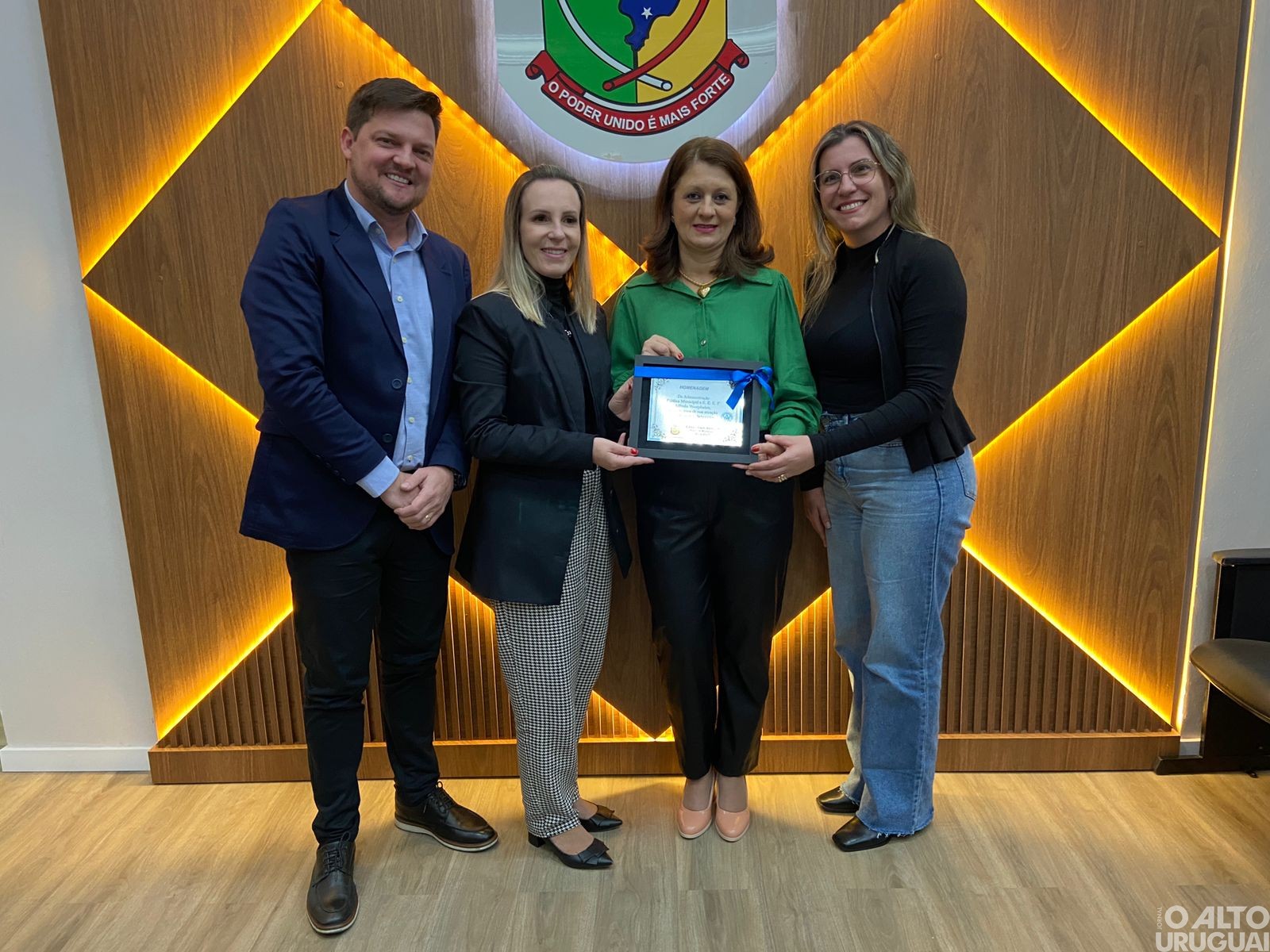 Escola Alfredo Westphalen recebe homenagem pelos seus 90 anos de história