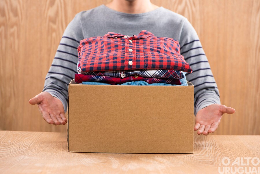 Rotary Barril recolhe doações de roupas e calçados