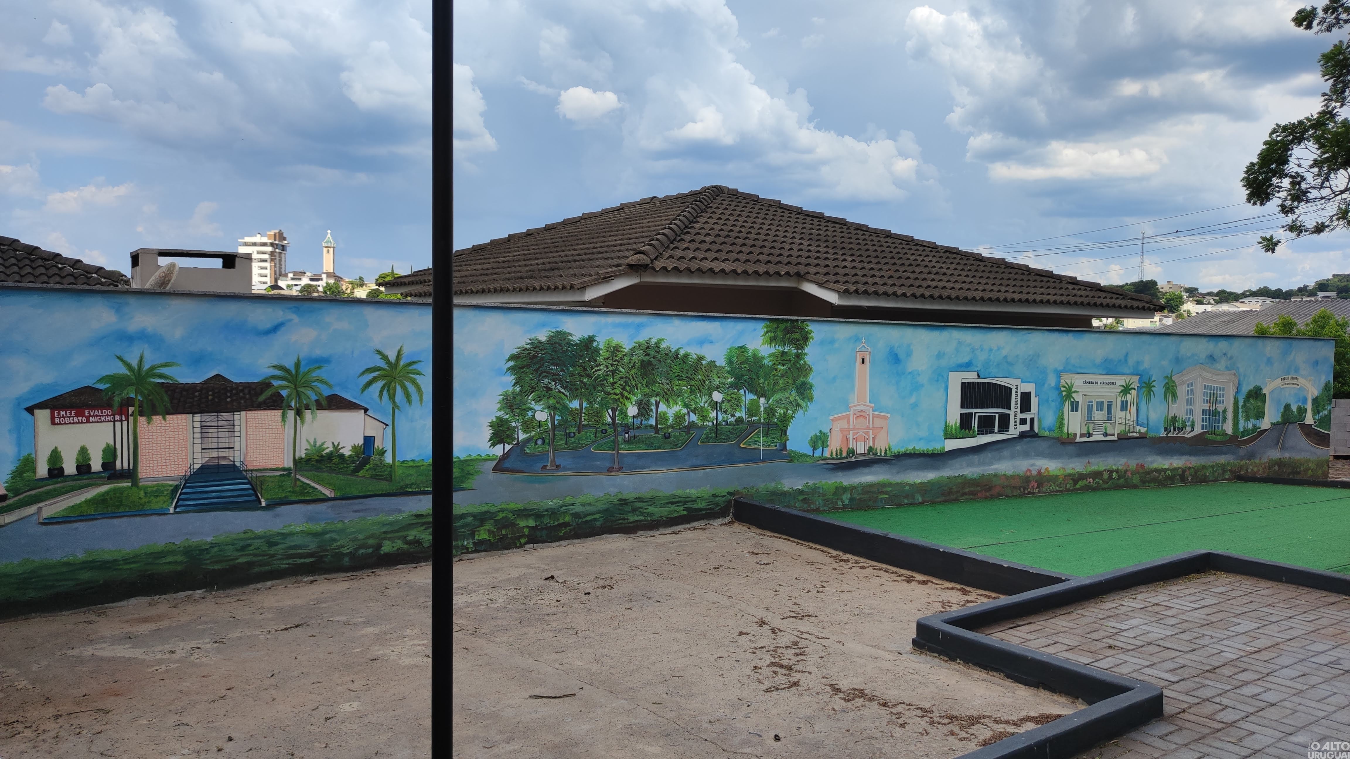 Pinturas artísticas embelezam pontos públicos de Rodeio Bonito