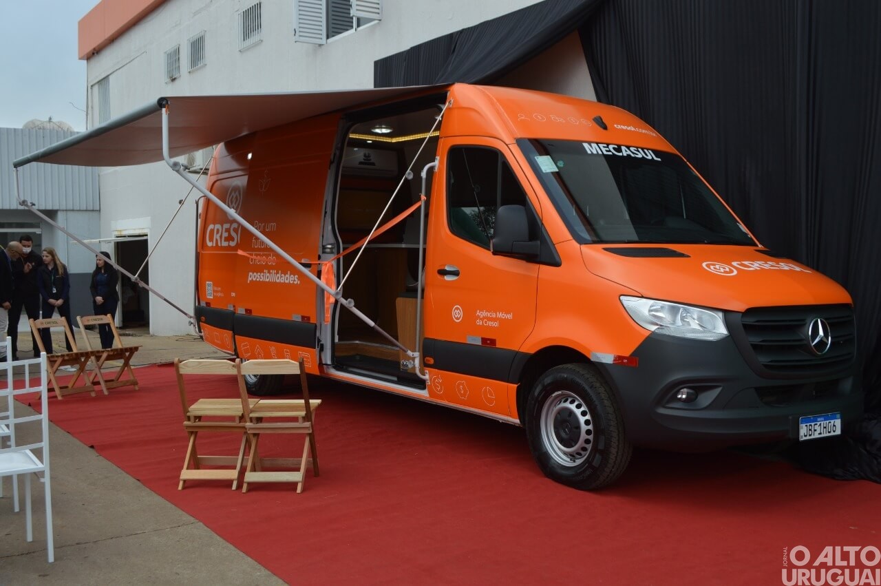 Cresol lança primeira agência móvel da instituição