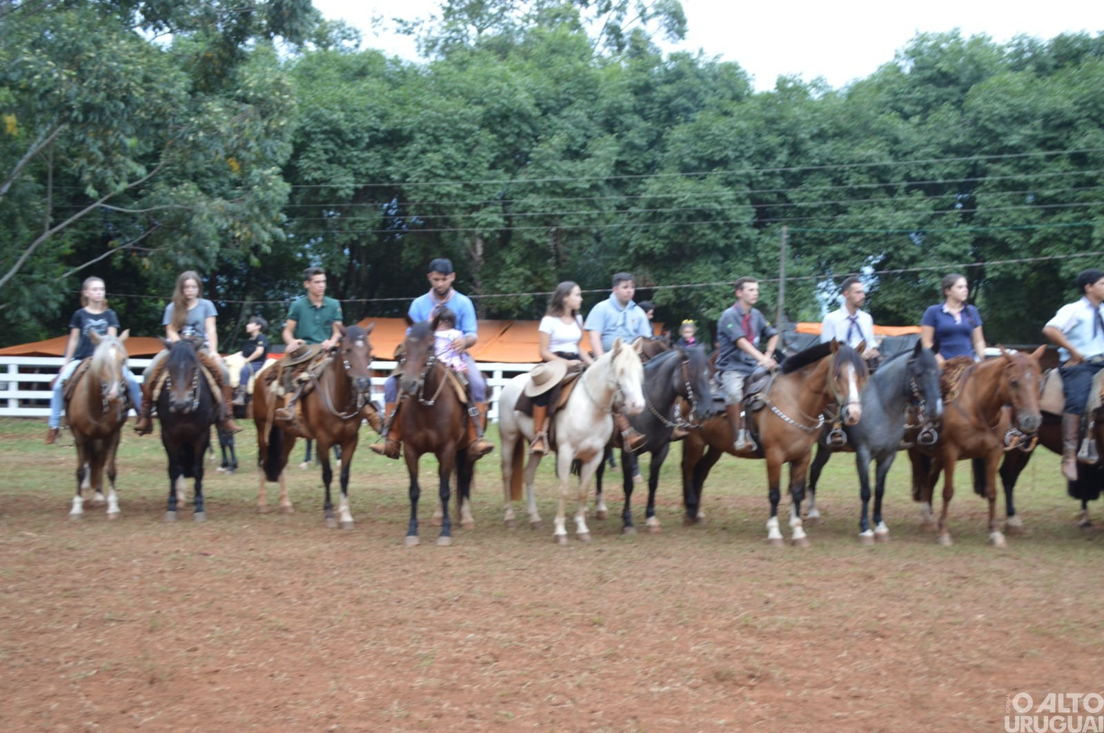 Oração da Ave Maria também marca segundo dia do Rodeio Crioulo de FW