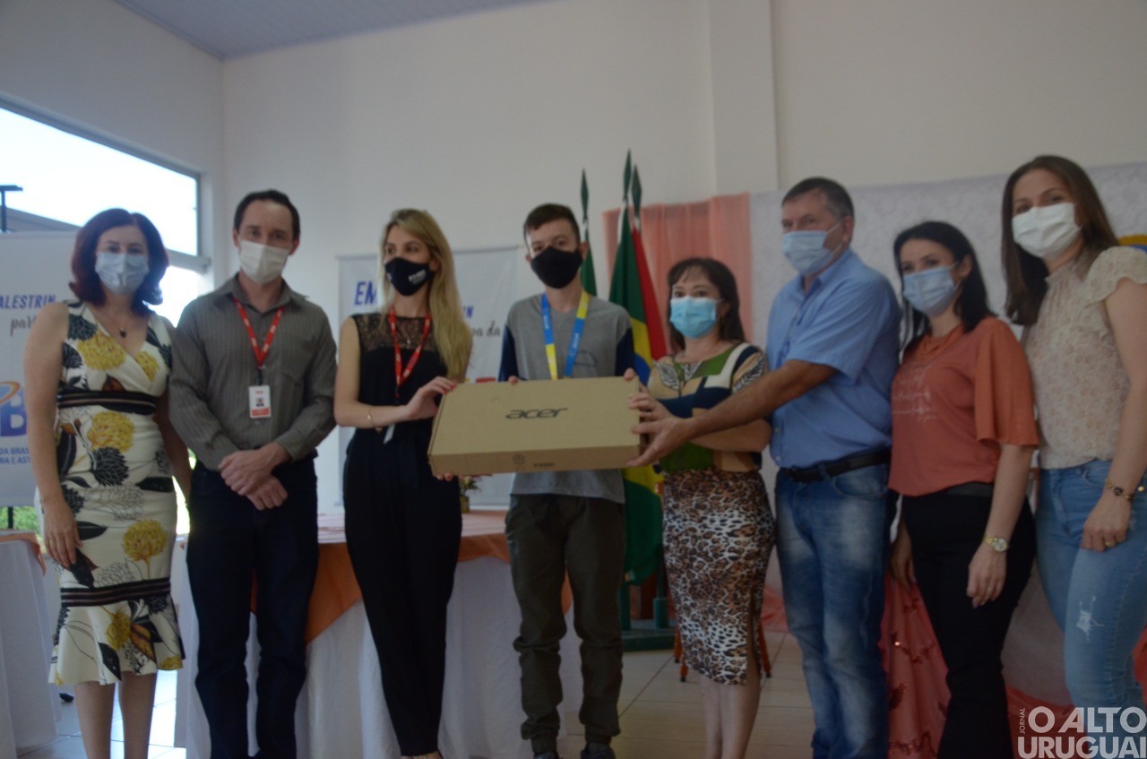 Estudantes são premiados em seis olimpíadas