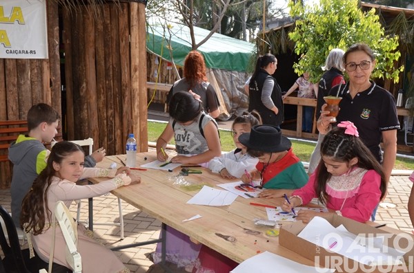 Crianças do Projeto Girassol celebram Semana Farroupilha em Caiçara