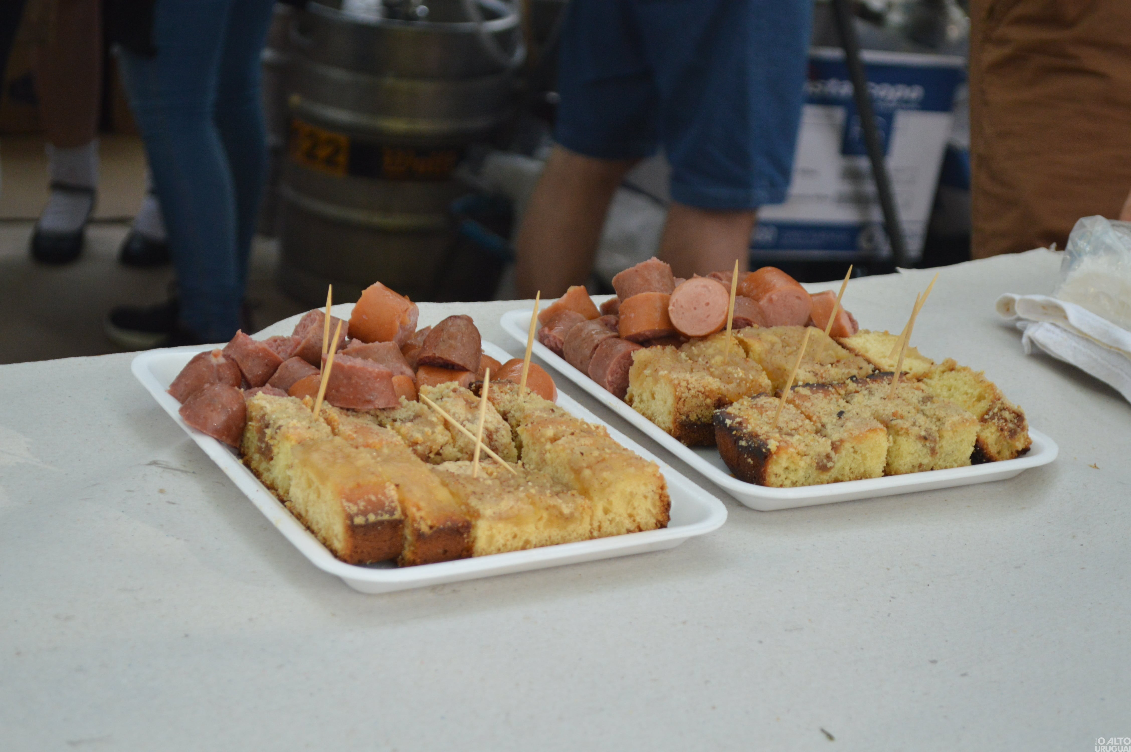 Biergarten diverte público no Frederico em Luz