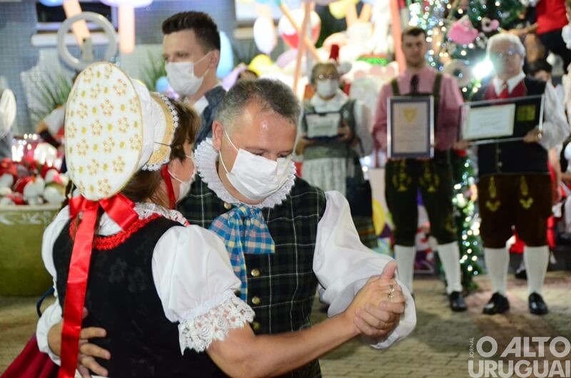 Apresentações do Centro Cultural 25 de Julho marcam noite do Frederico em Luz