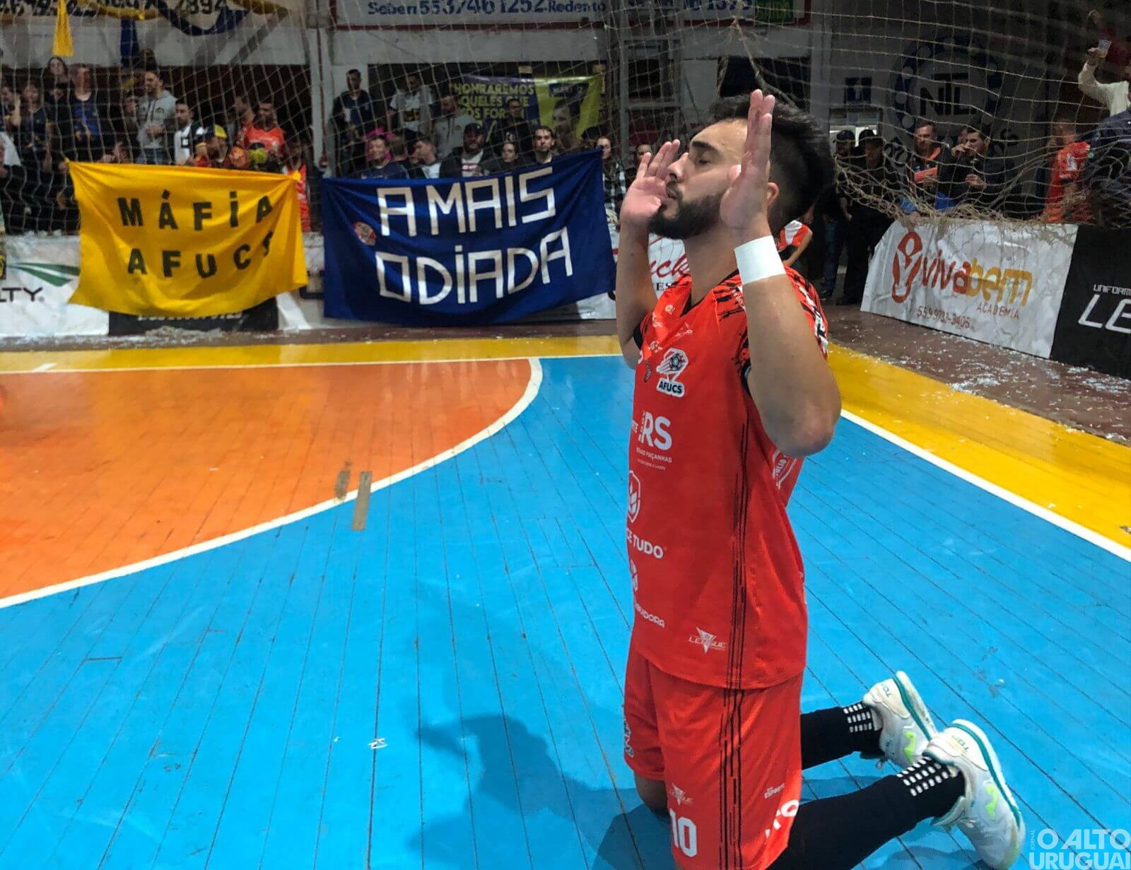 Afucs derrota o Atlec e abre vantagem