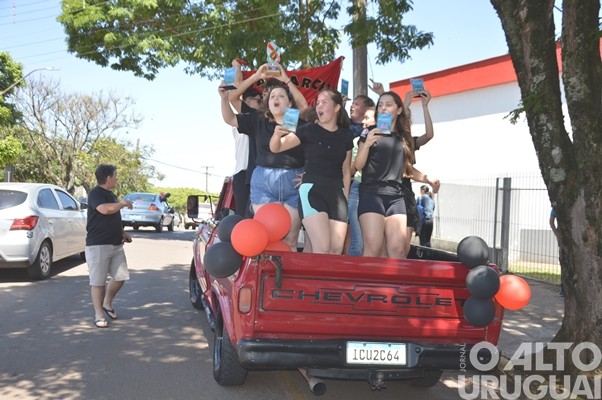 Bandas da Escola Cardeal Roncalli conquistam cinco títulos de campeãs e três de vice-campeãs em SC