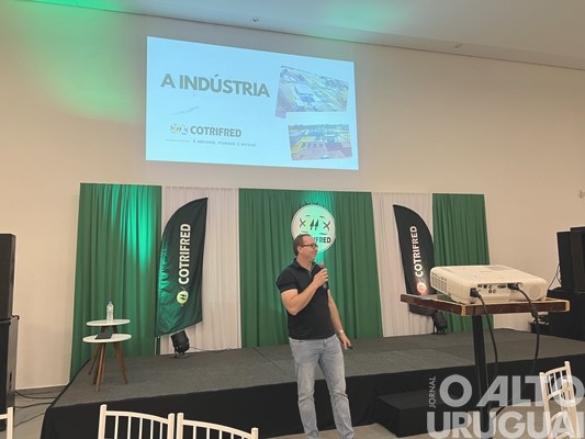 Cotrifred reúne mais de 300 produtores em FW para debater sobre bovinocultura de leite