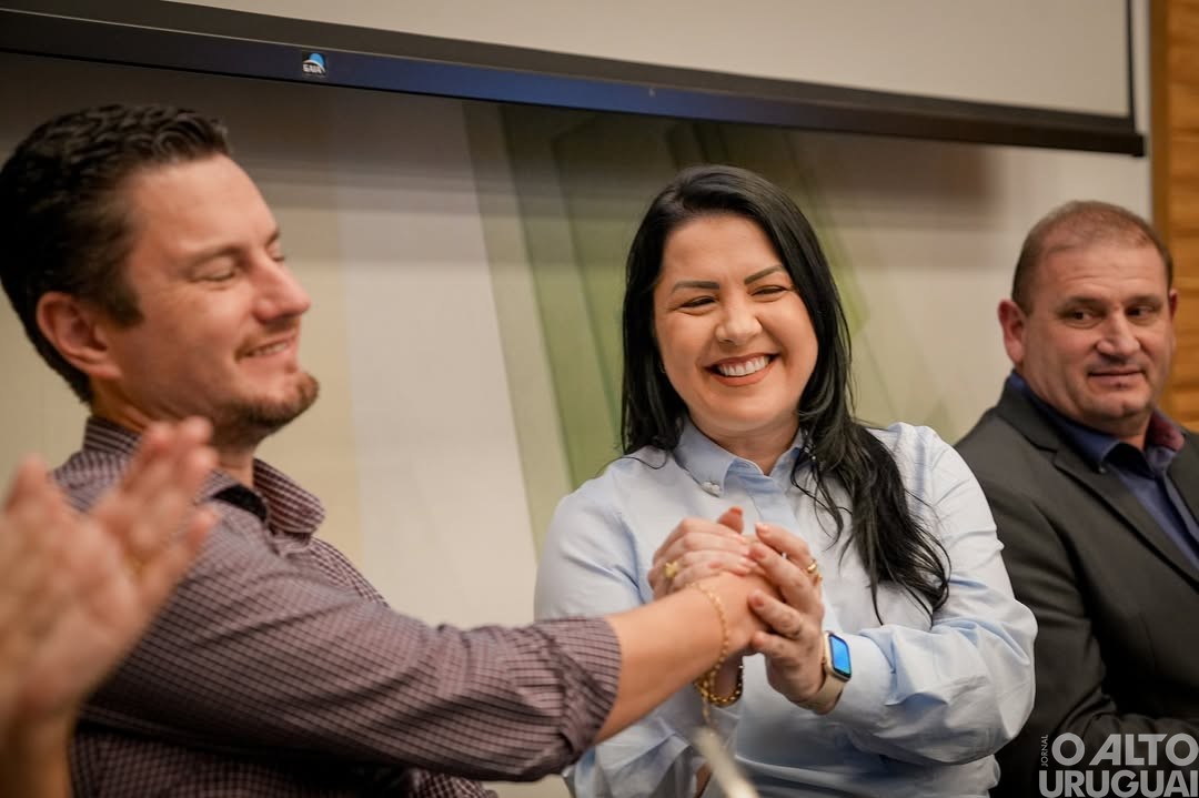 Adriane Perin é eleita presidente da Famurs