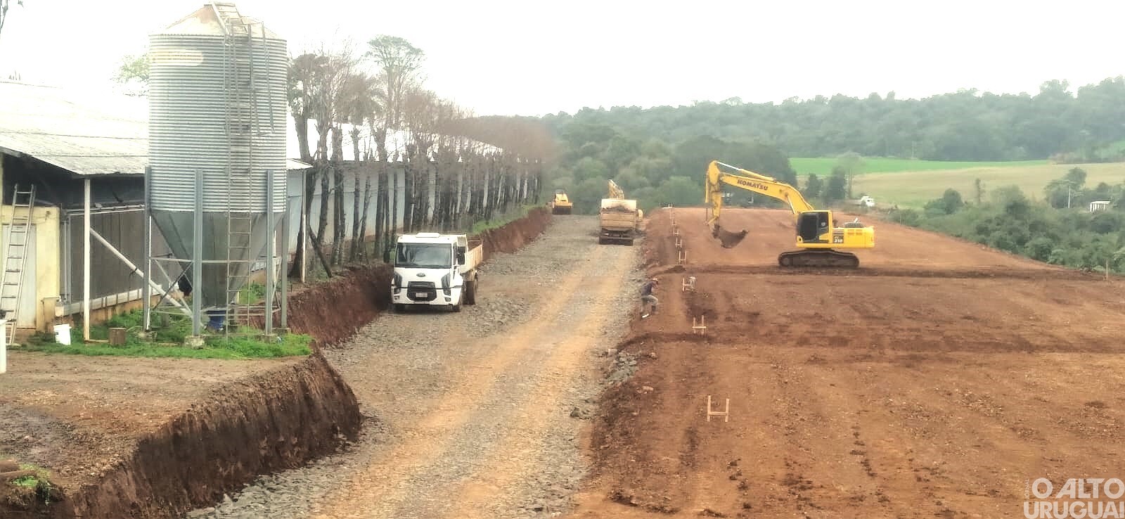 Prefeitura de FW realiza melhorias em acesso a propriedade na Linha Progresso