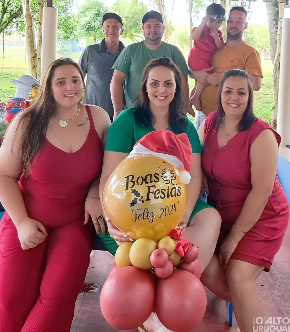 Morador de Pinhal se destaca pela decoração da casa no Natal