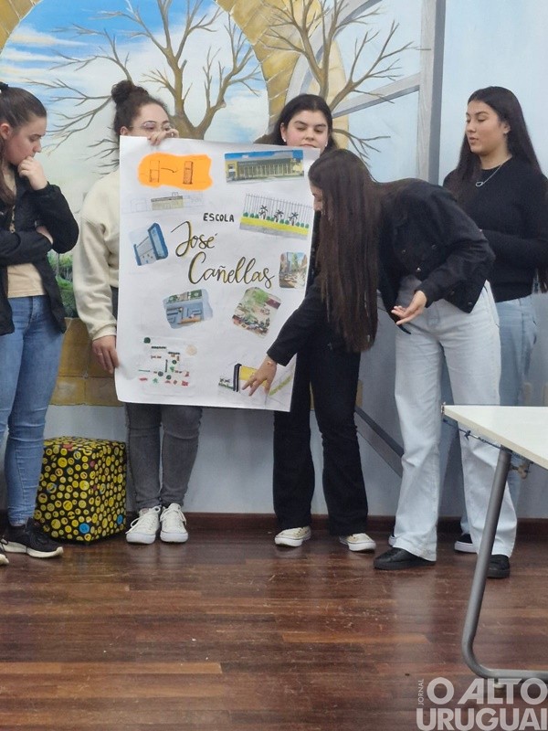 URI promove Taller Internacional 2025 com o tema "Escola do Futuro"