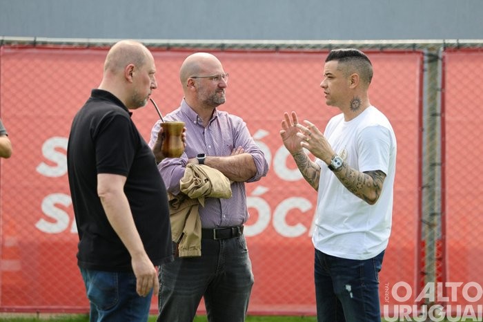 Internacional mantem os pés no chão sobre a montagem de elenco para 2025