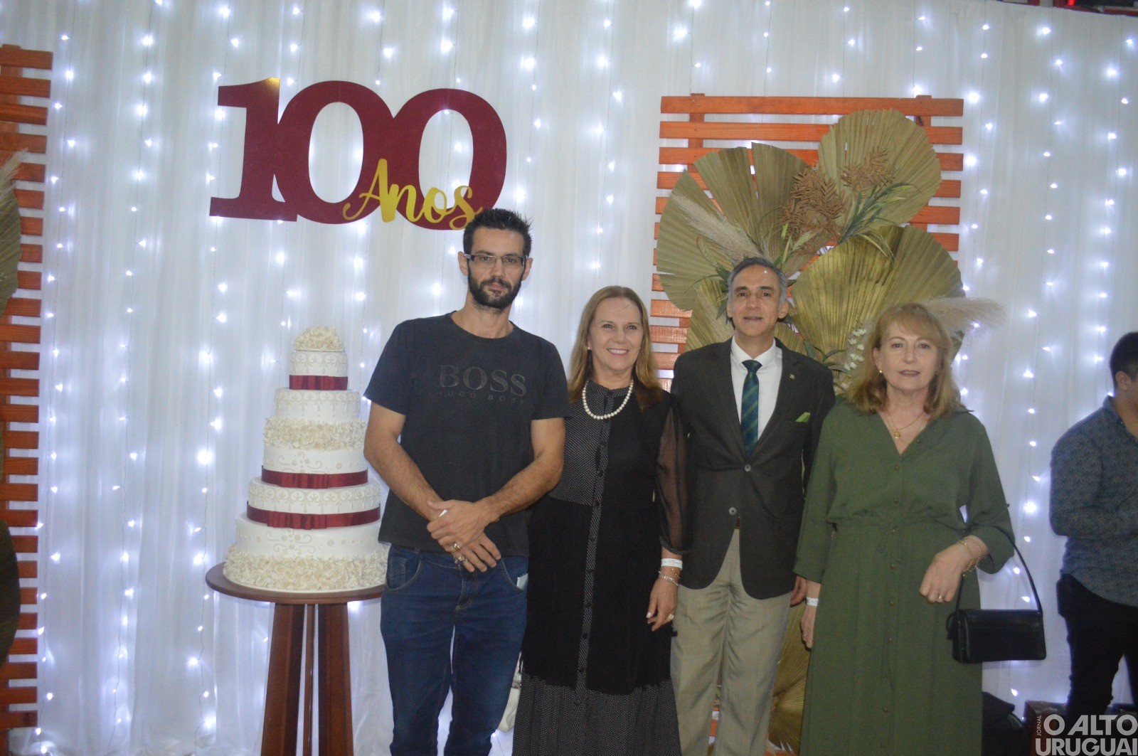 Centenas de pessoas participam das comemorações dos 100 anos de São João do Porto