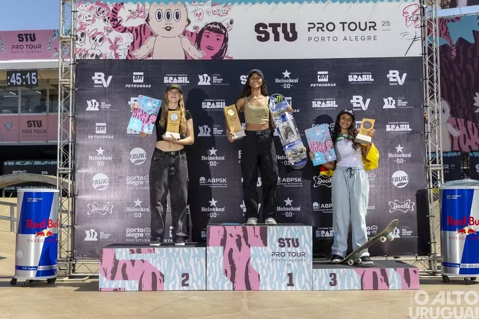 Espetáculo de gaúchos e Rayssa no STU Pro Tour