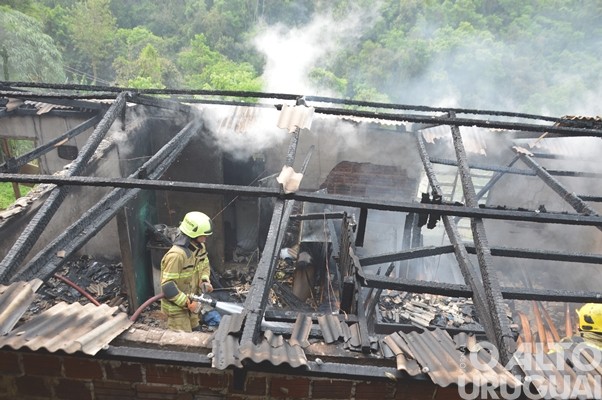 FW: Bombeiros atendem mais um incêndio em residência