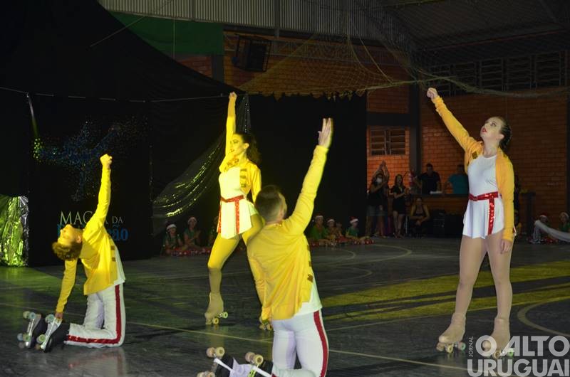 Magia da Patinação apresenta espetáculo de fim de ano