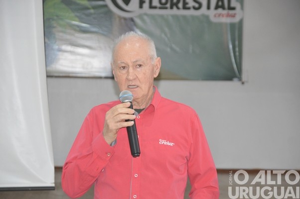 Evento realizado pela Creluz em Pinhal marca o Dia da Árvore