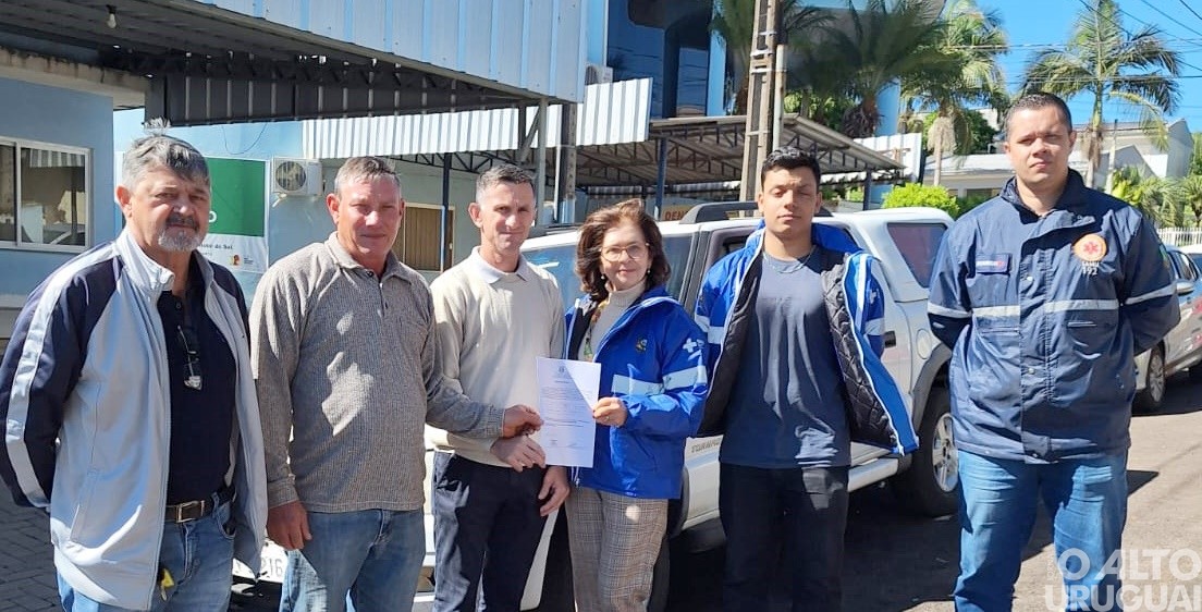 Cristal do Sul recebe caminhonete da SES