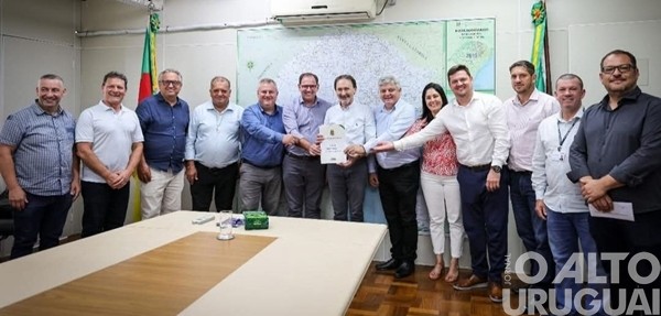 Entregue ao Governo do RS projeto da ponte entre Liberato Salzano e Cerro Grande