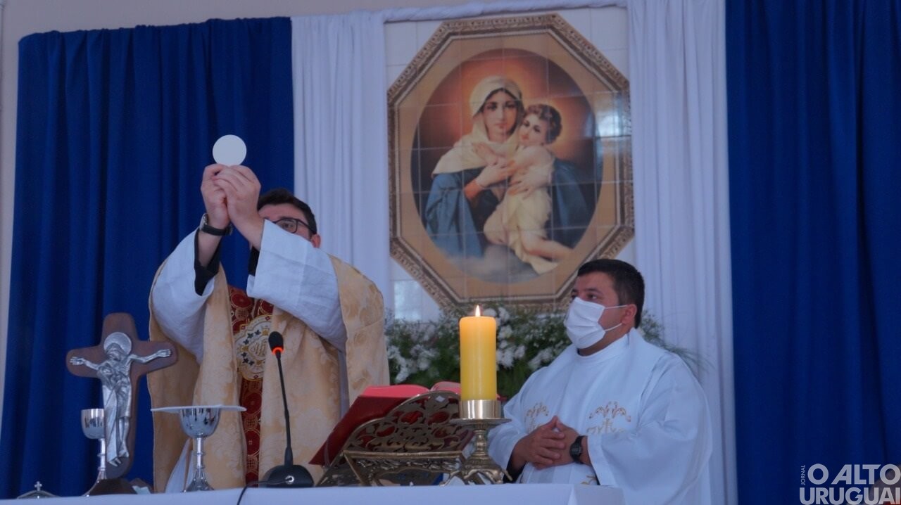 Carreata do Movimento de Schoenstatt arrecada doações para entidades de FW