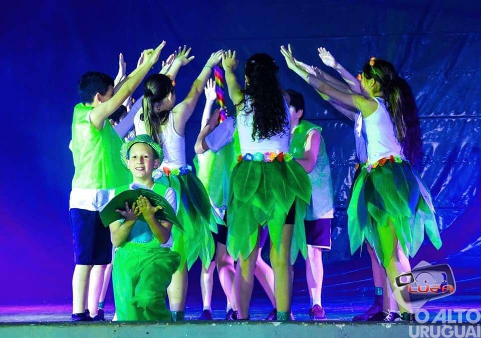 Escola Caiçara reúne mais de 5 mil visitantes na Feira do Livro