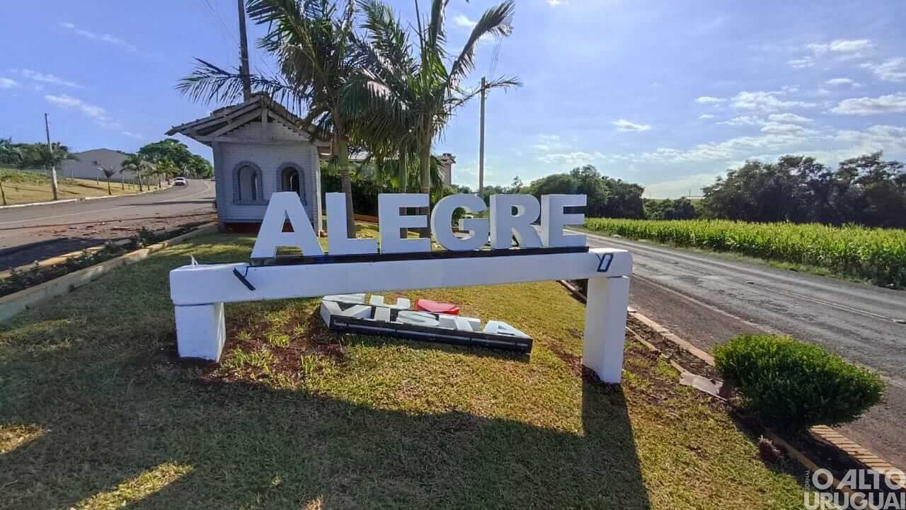 Ventos fortes causam estragos na região