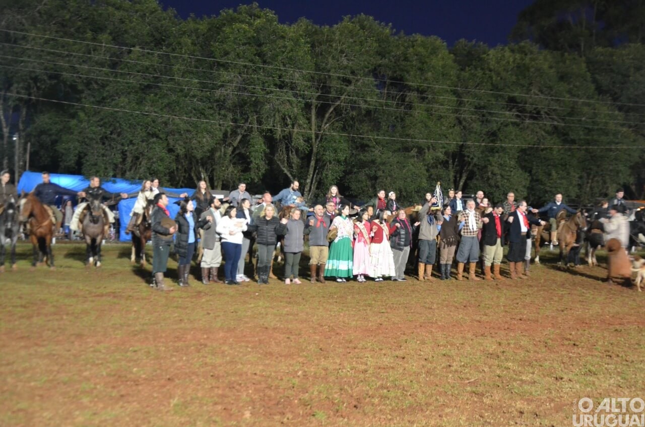 Oração da Ave-Maria marca abertura oficial do Rodeio Crioulo de FW