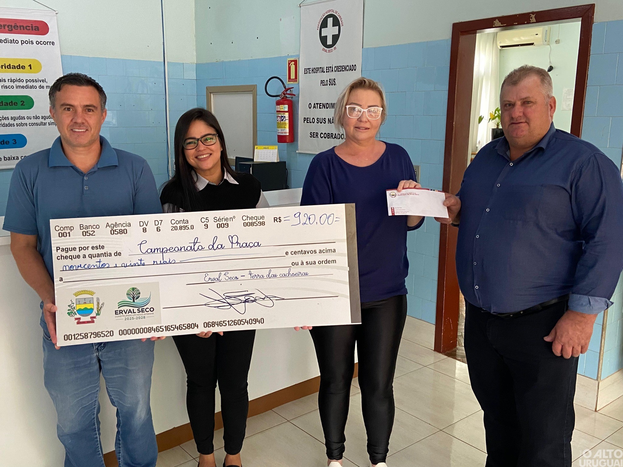 Hospital de Erval Seco recebe valor arrecadado durante o Campeonato da Praça