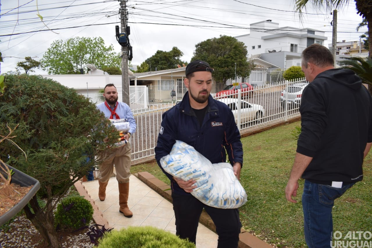 DTG Vaqueano Blau Nunes entrega alimentos a entidades de FW