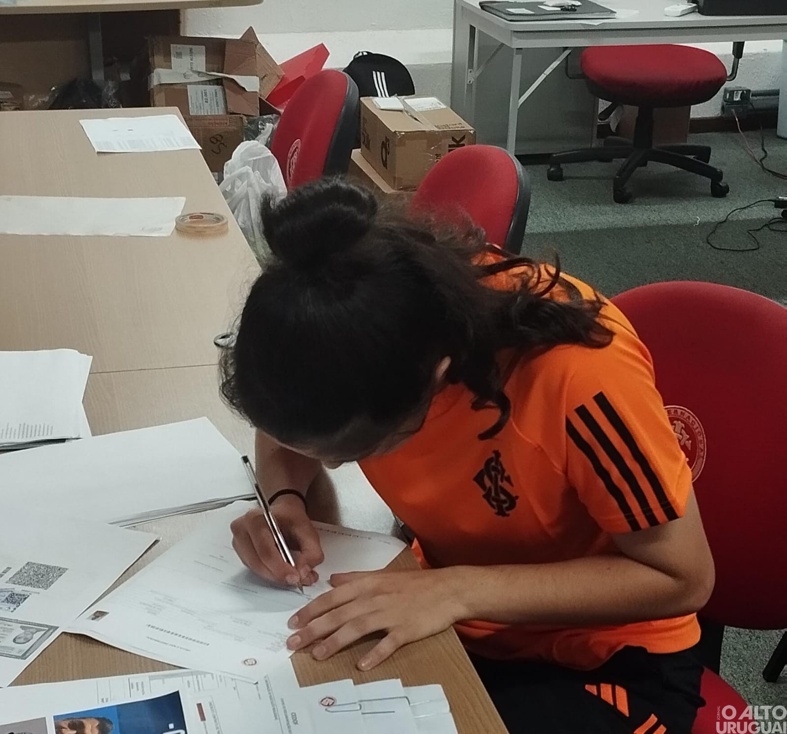 Jovem de Ametista do Sul assina contrato com o Internacional