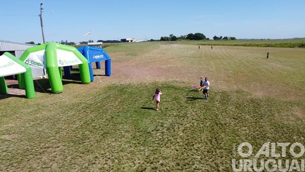 “Ventos de alegria” deixam colorido o céu de FW