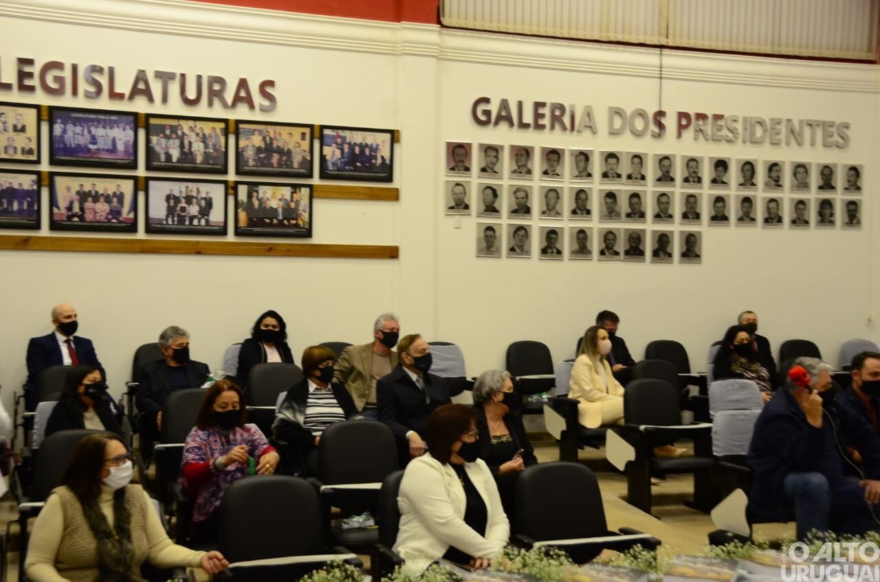 Lançamento de livro marca abertura das festividades dos 62 anos de Seberi